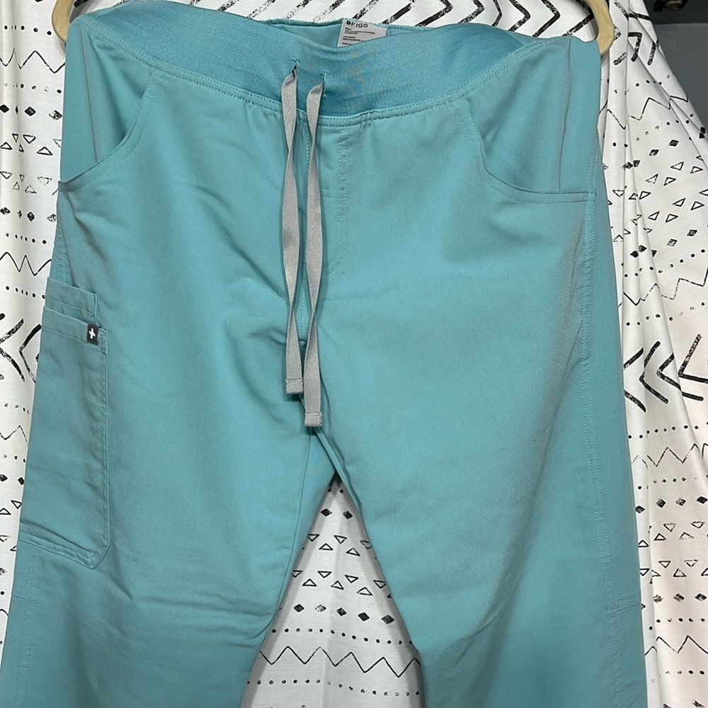 FIGS Kade Cargo Scrub Pants - Seaglass